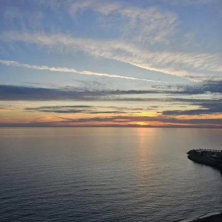 Appartamento The Butterfly Seafront & Amazing Views By Pikhost *
