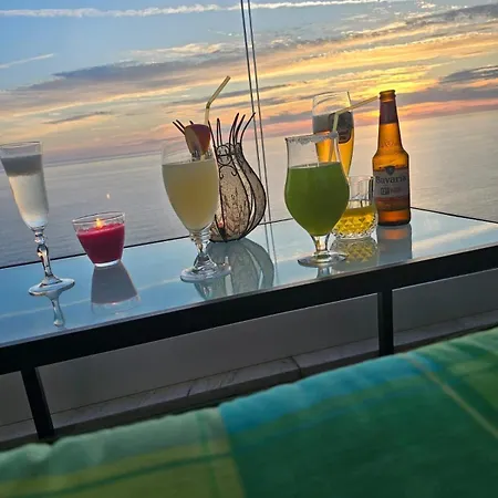 The Butterfly Seafront & Amazing Views By Pikhost Appartamento