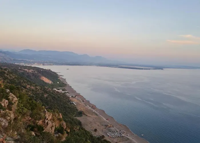 The Butterfly Apartment Seafront & Amazing Views By Pikhost * Lezhë